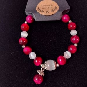 Beautiful Cranberry and quartz cats eye beaded bracelet